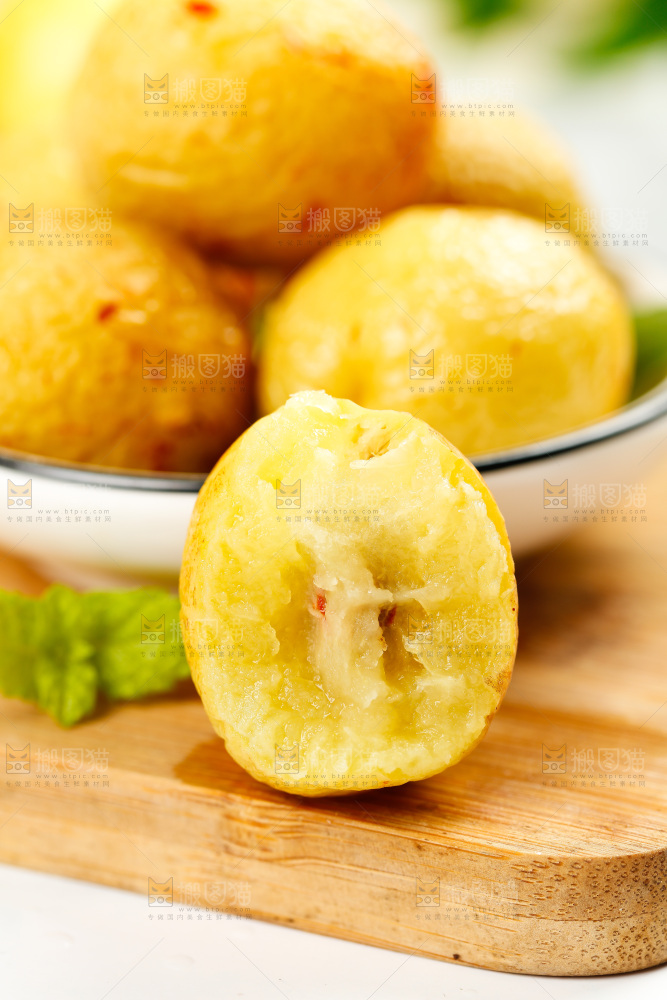 木板上的蒸枣