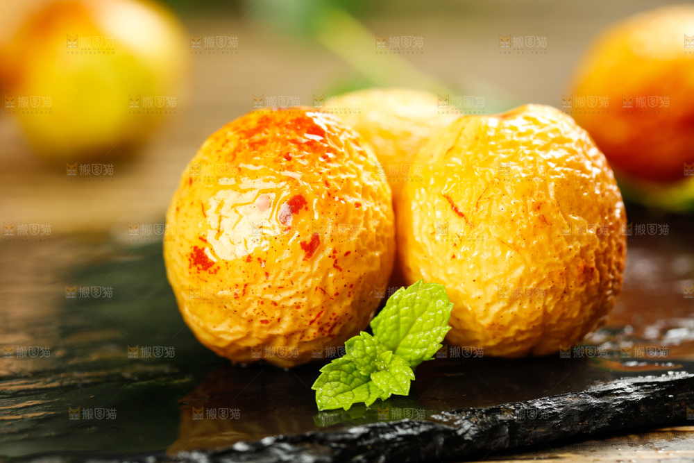 黑底上的蒸枣