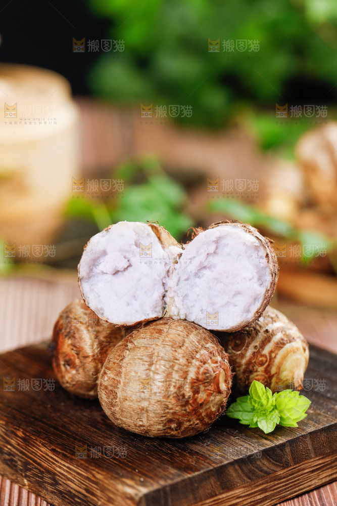 木板上的小芋头
