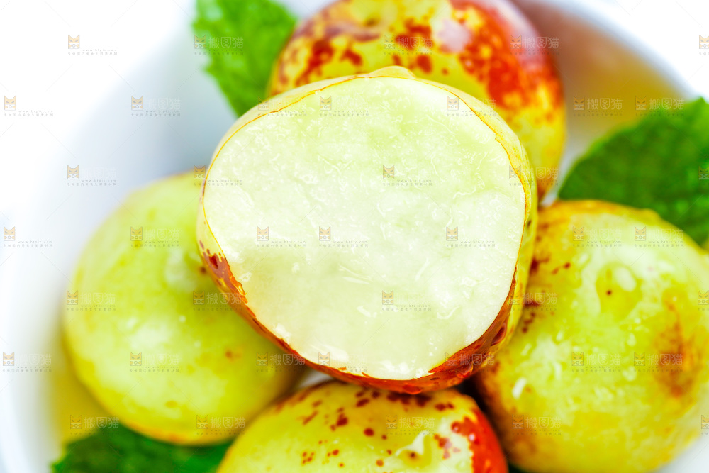 一盘新鲜冬枣