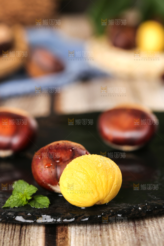 黑底上的迁西板栗和板栗仁