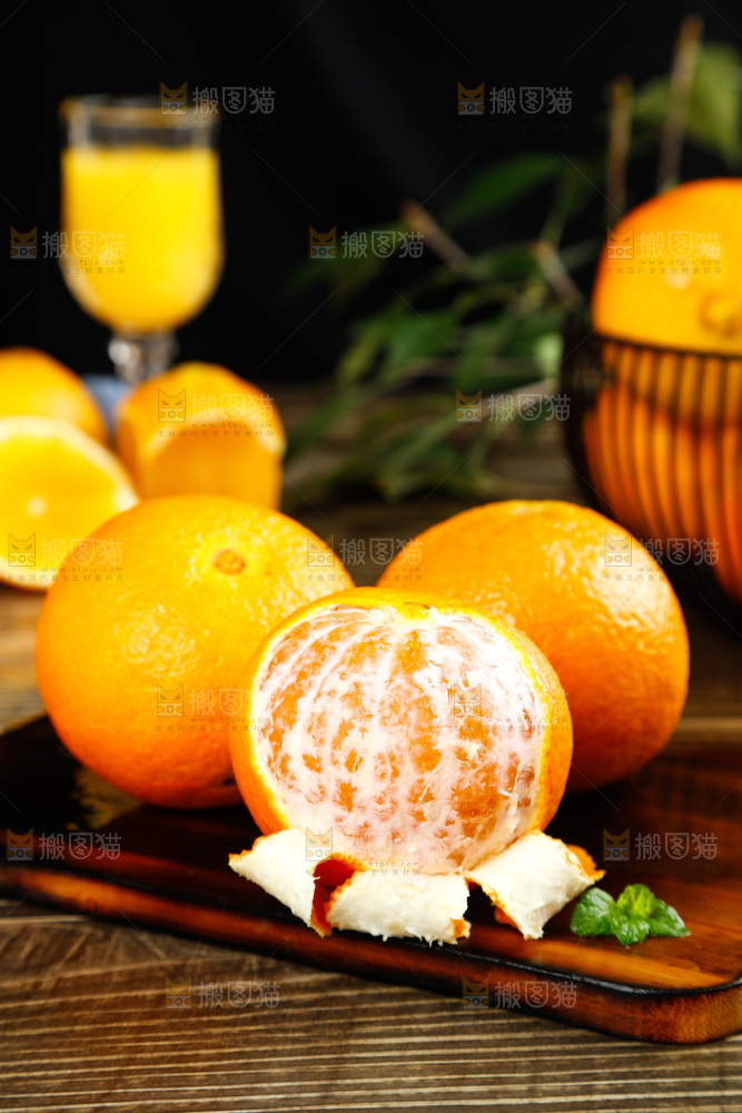深底上的果冻橙