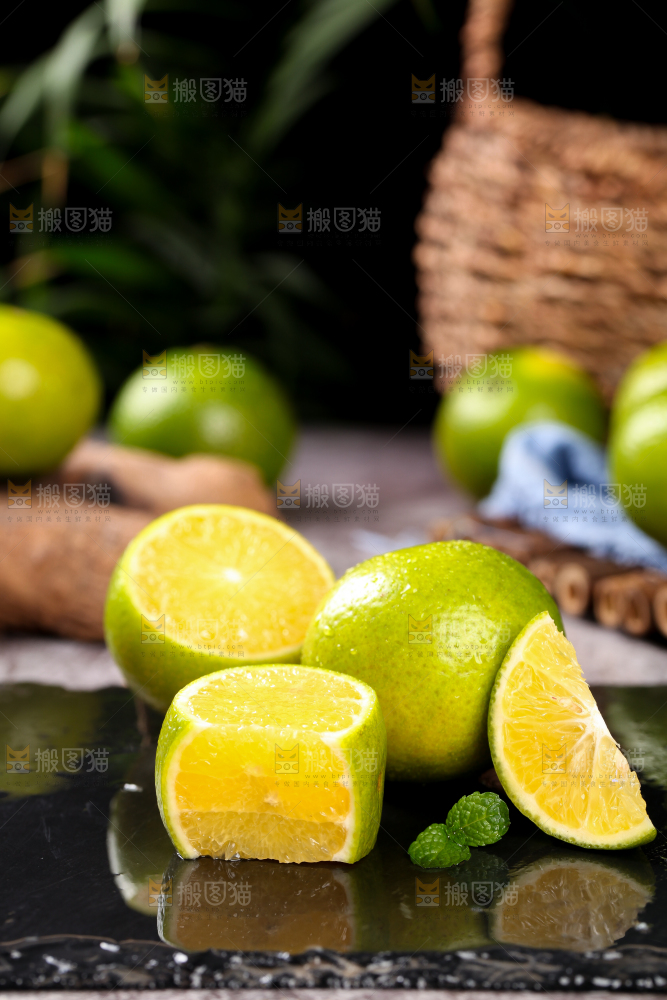 黑底上的皇帝柑果肉