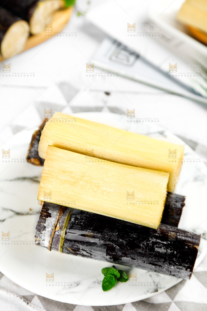 盘子里放着广西甘蔗