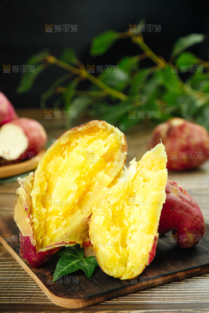 木板上的黄心红薯