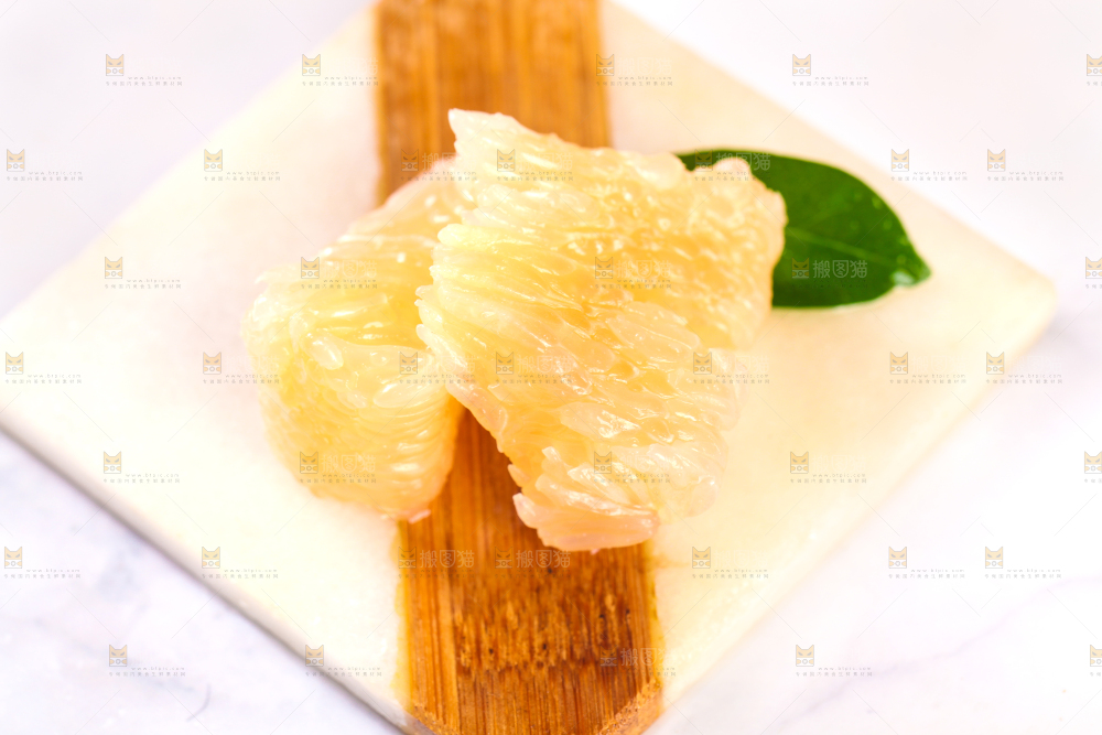 石垫上放着玉环蜜柚