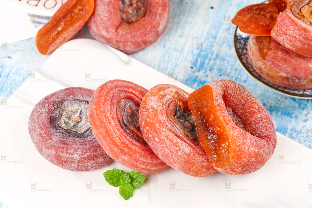 白石底上的柿饼