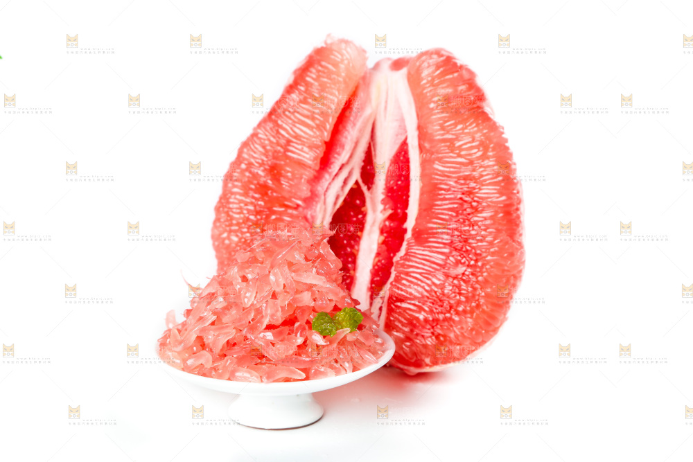 白底上摆放着柚子