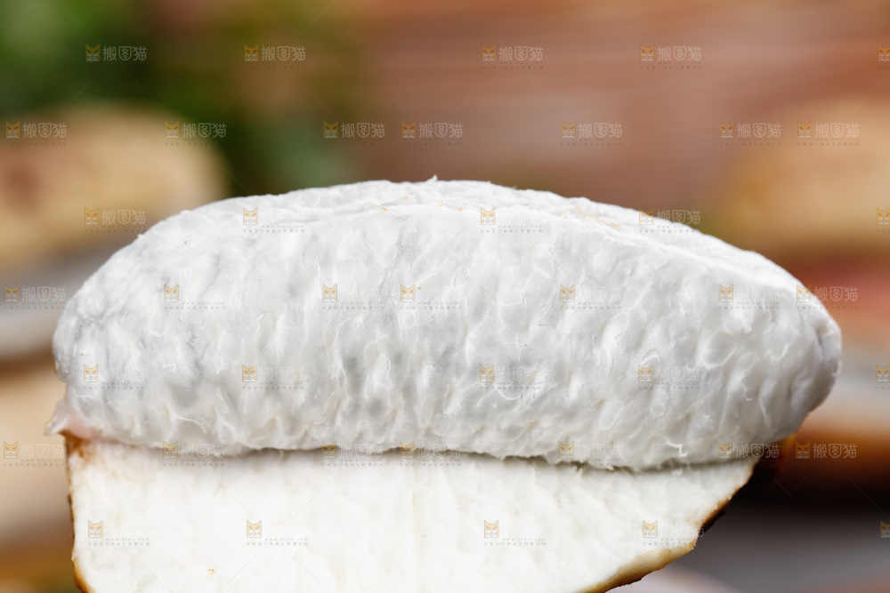 木底上放着八月炸