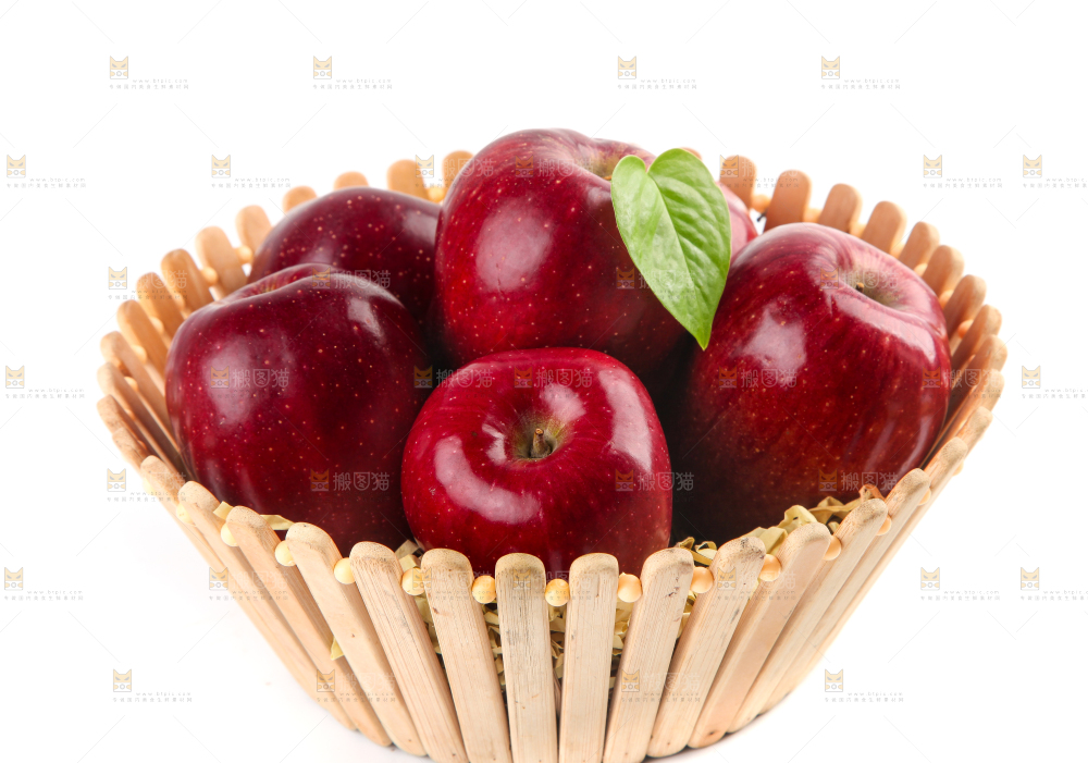 篮子里装着花牛苹果