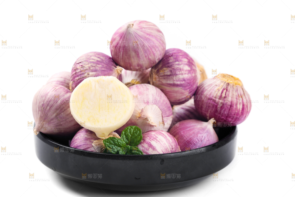 盘子里摆放着独蒜