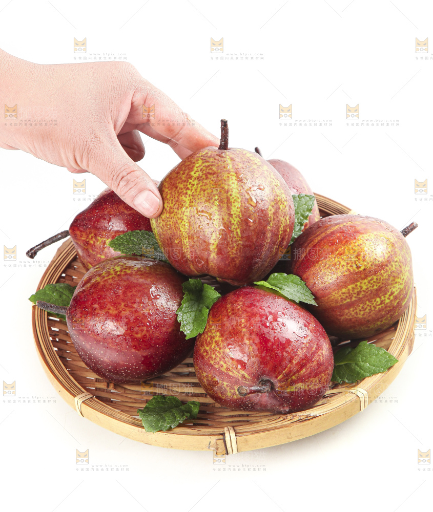手拿彩虹梨
