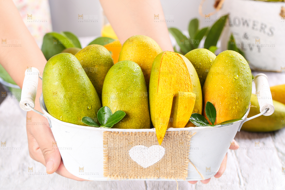 手拿一桶椰香芒