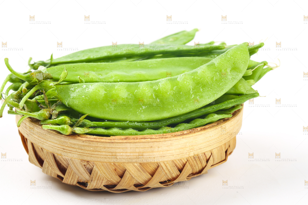 篮子里放着荷兰豆