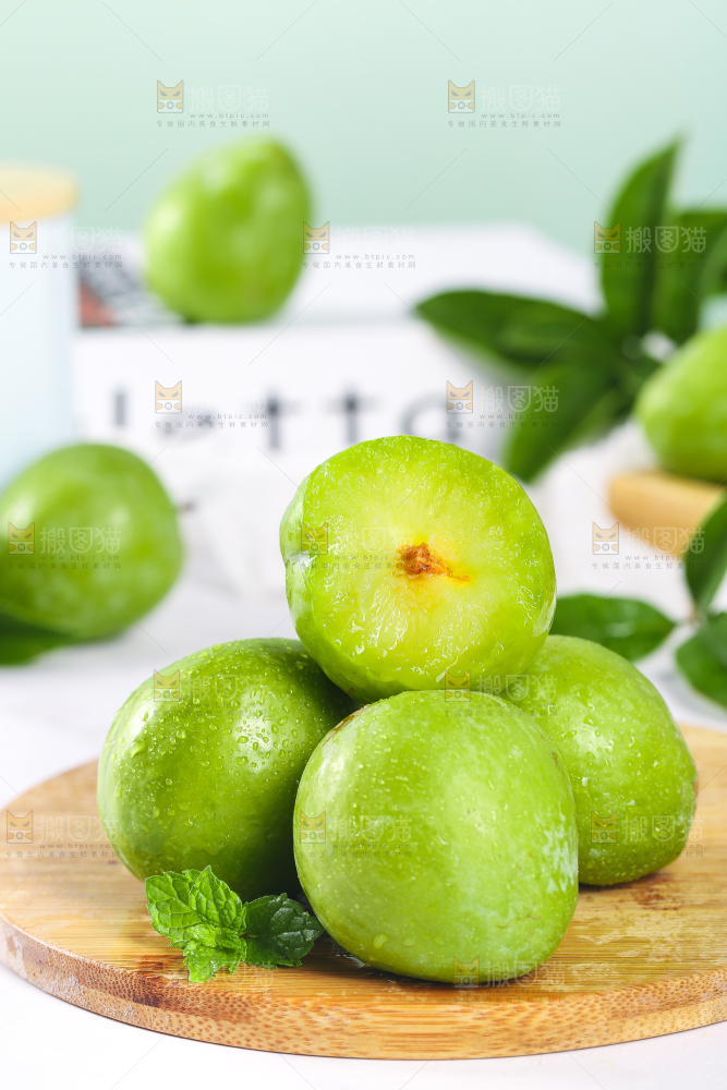 木盘上的脱骨奈李