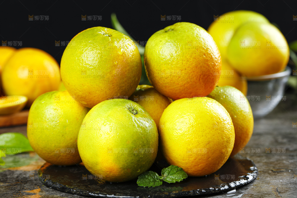 黑石板上的夏橙