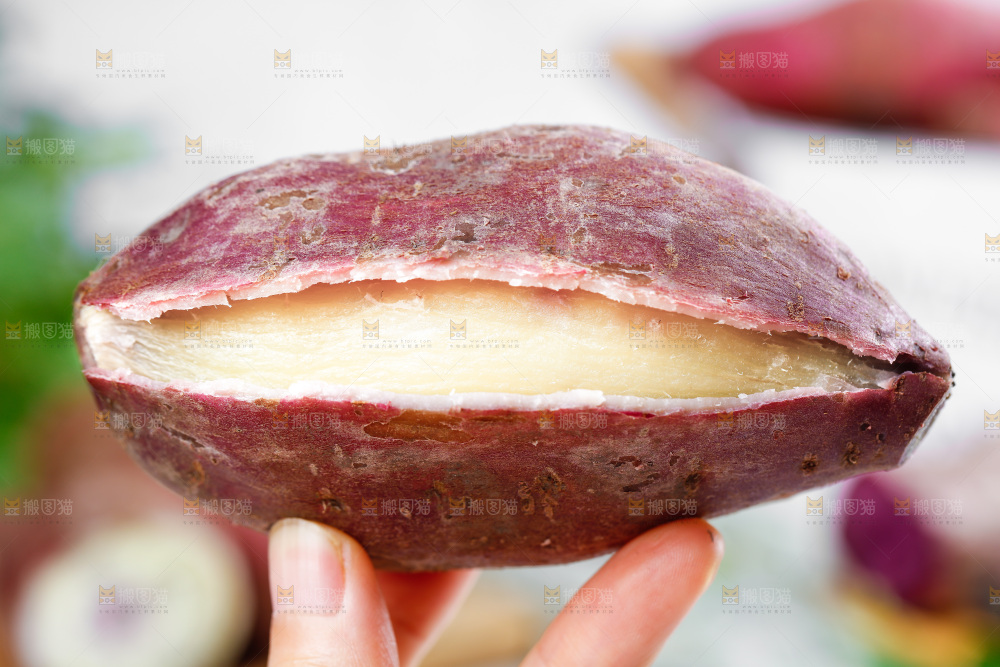 手拿冰淇淋红薯