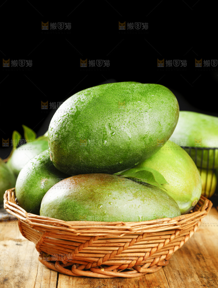 木底上放着一筐攀枝花凯特芒