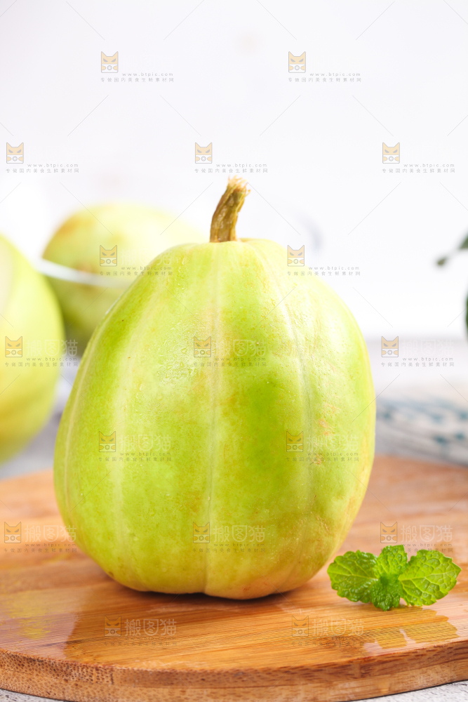 木板上的东北小甜瓜
