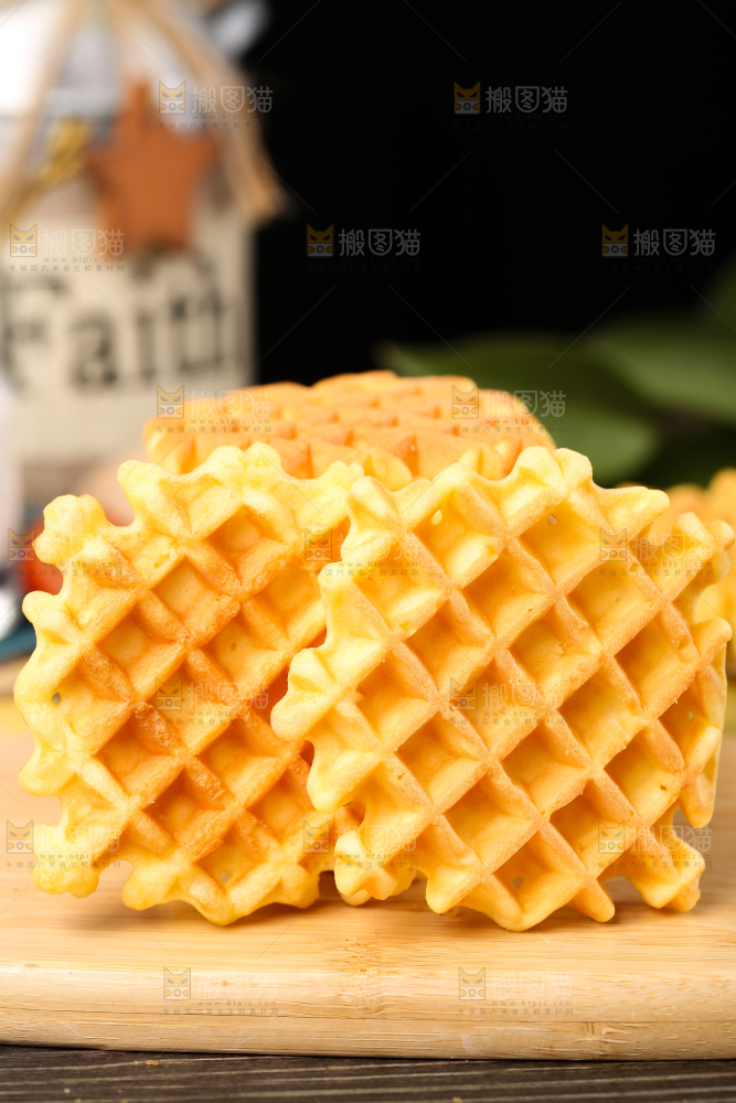 木底上的华夫饼干