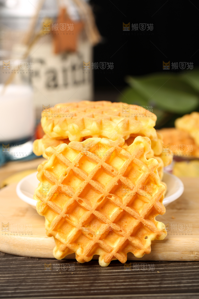 木底上的华夫饼干