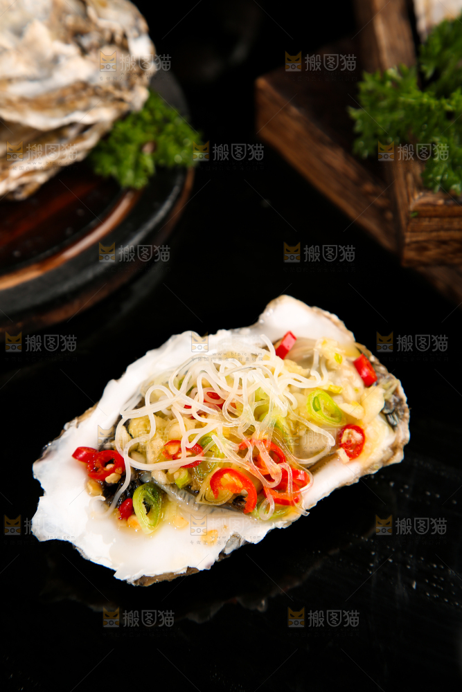 黑底上的生蚝粉丝