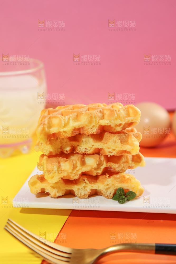 盘子里的华夫饼干