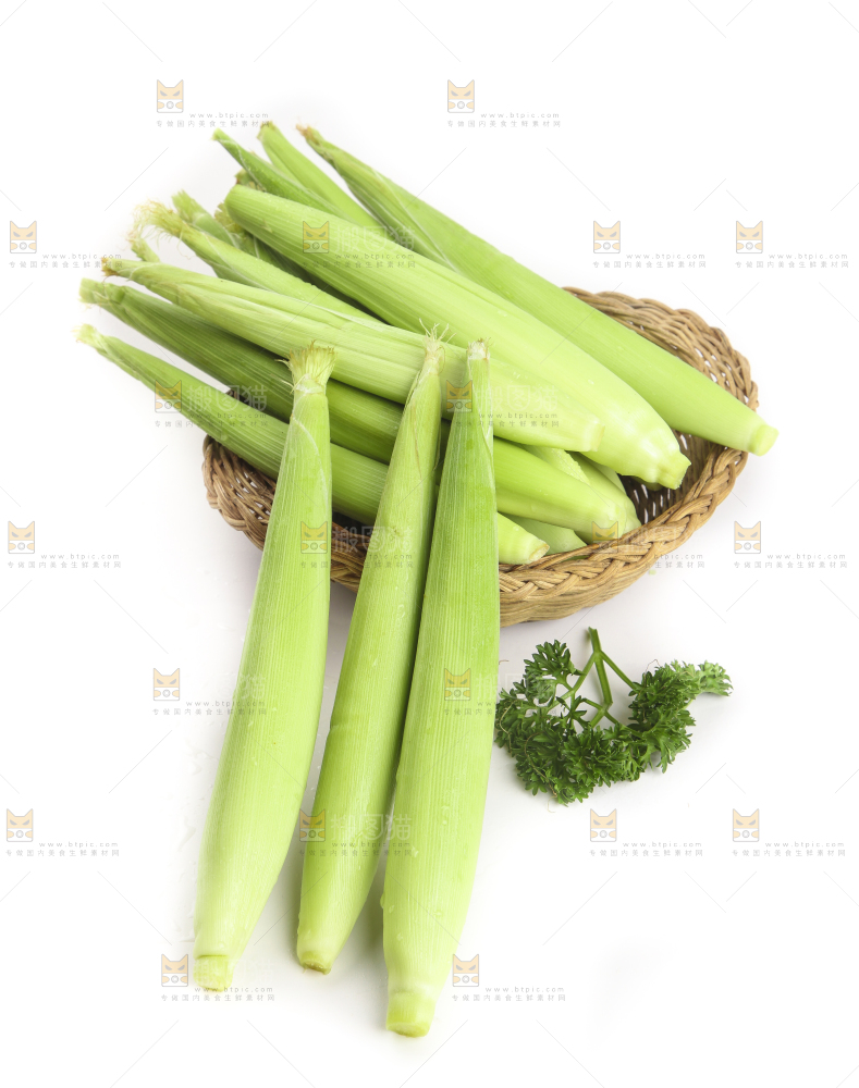 篮子里装着水果玉米笋