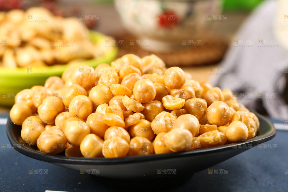 盘子里装着黄金豆