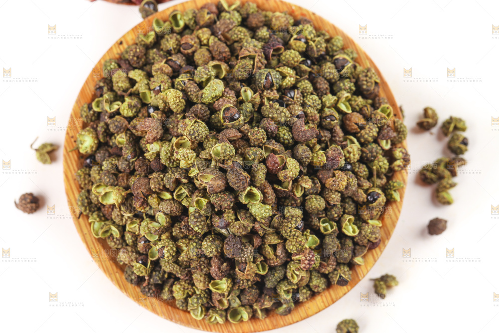 白底上的青花椒
