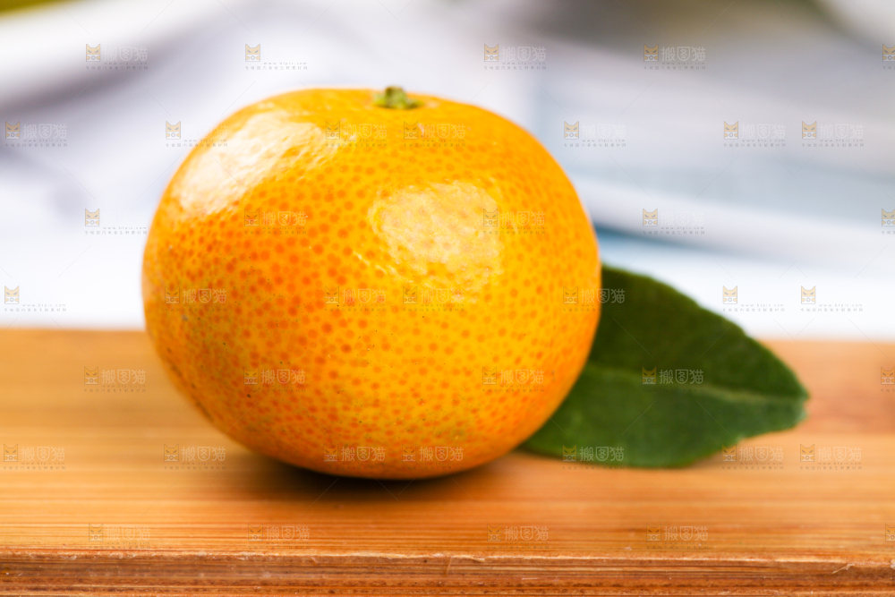 木底上的清香蜜橘