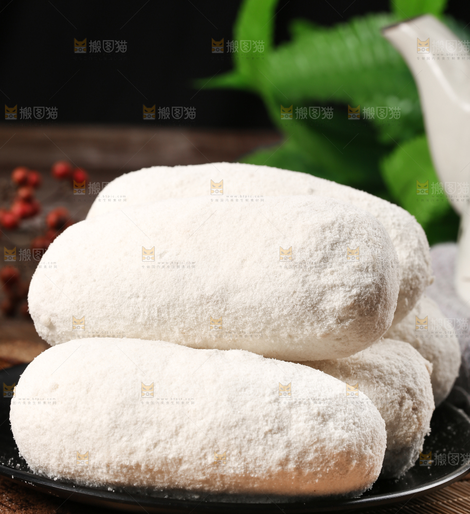 盘子里装着雪枣