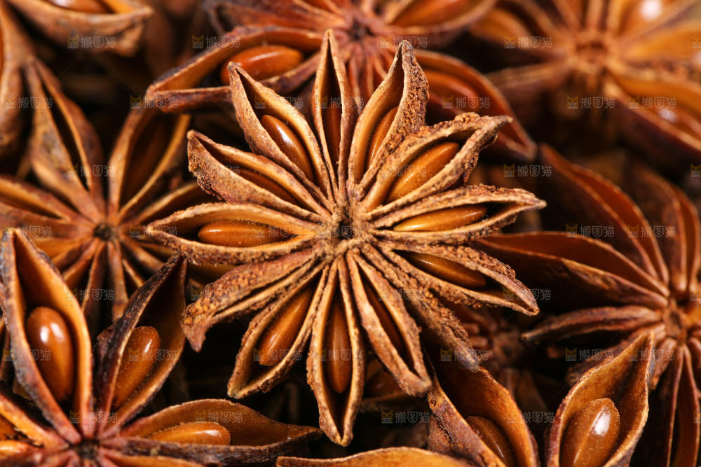 篮子里放着八角