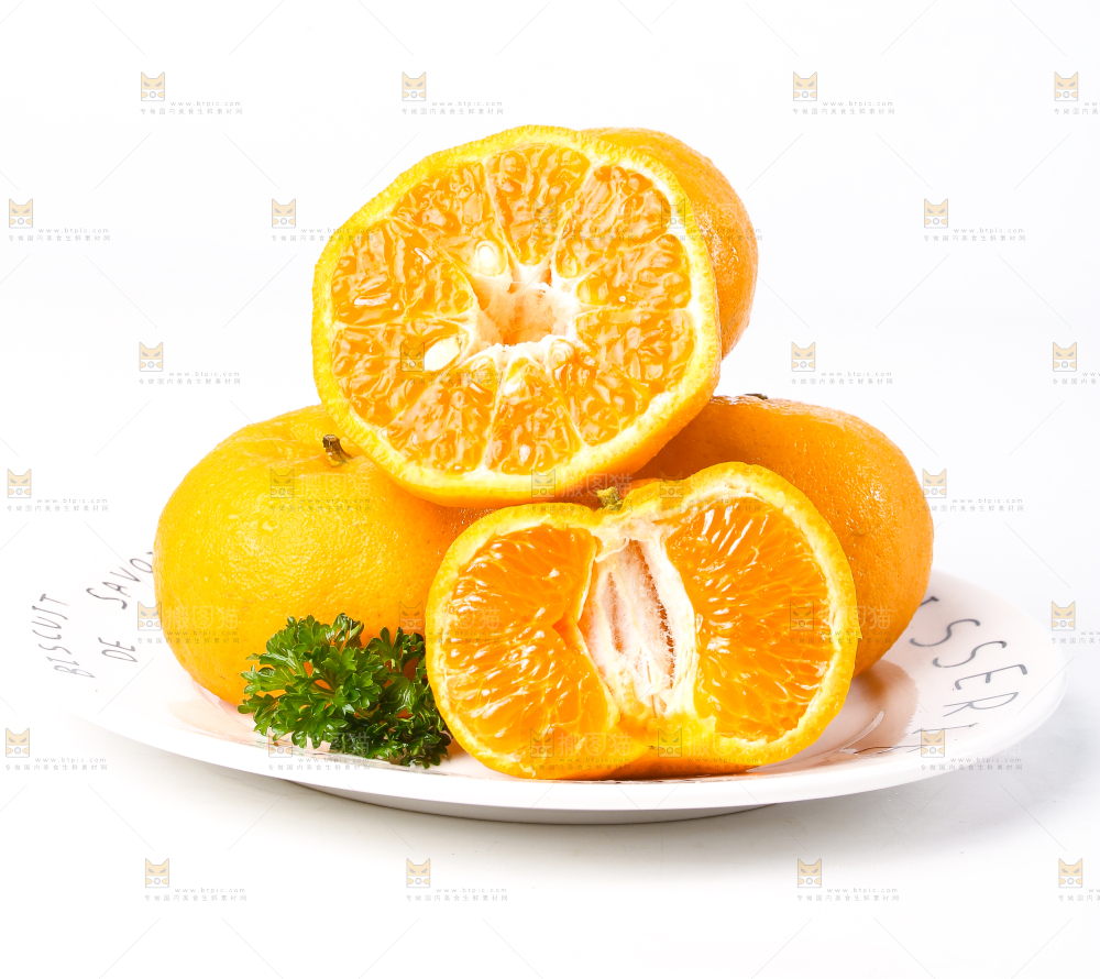 白底上放着芦柑