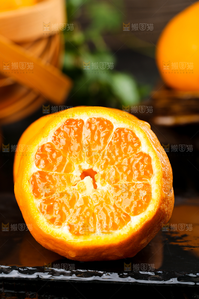 黑石板上的椪柑橘