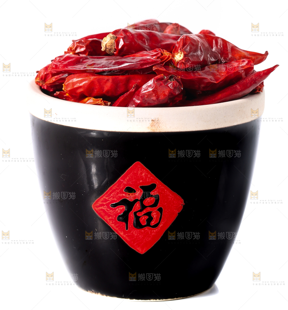 盘子里装着干辣椒