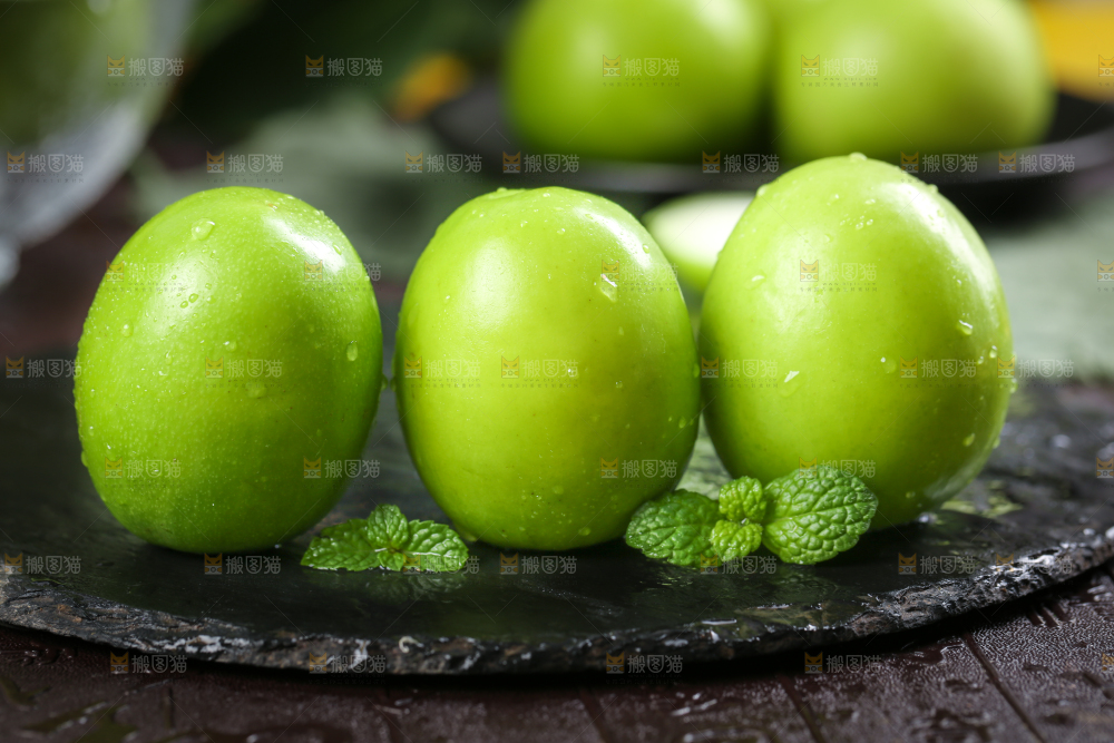 黑石板上的大青枣