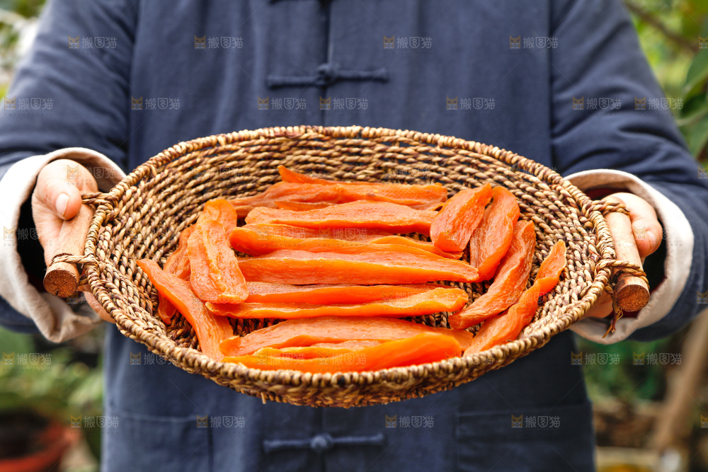 手拿一筐红薯条