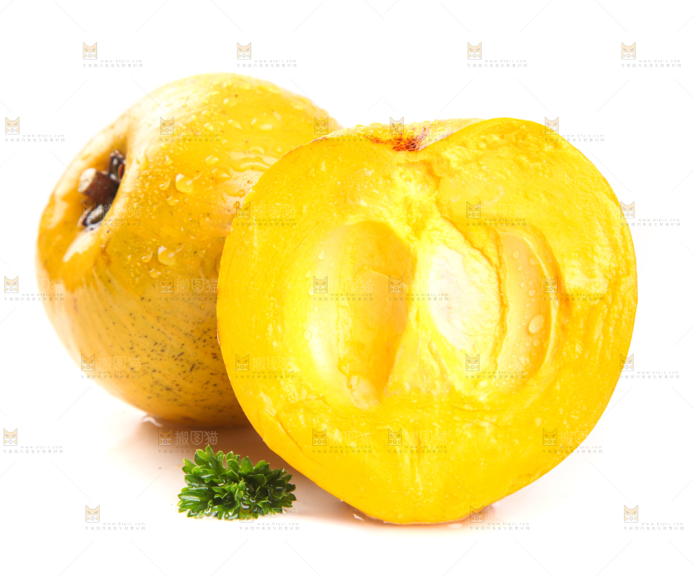 白底上的新鲜鸡蛋果