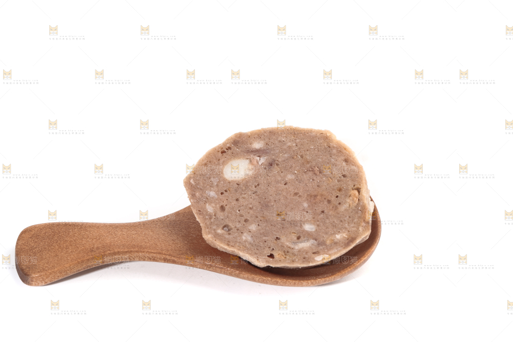 勺子里的牛肉丸