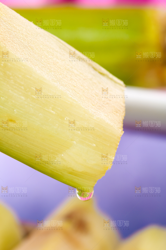浅底上剥皮的陶山甘蔗