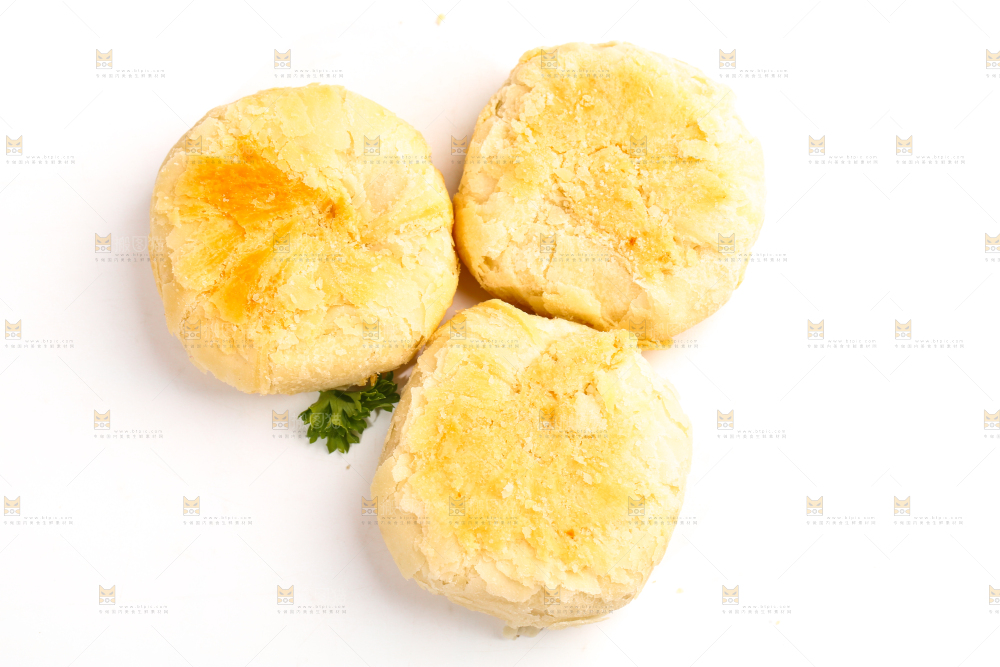 苏式月饼放在白底上