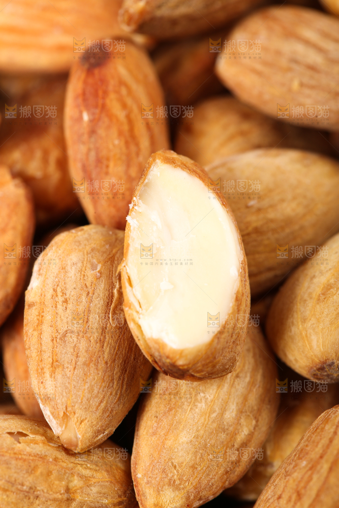 浅底上的巴旦木