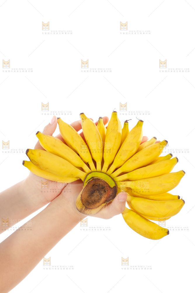 手里拿着小米蕉