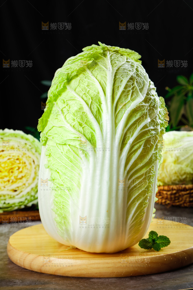木板上的大白菜