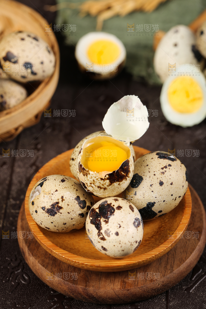 盘子里的鹌鹑蛋