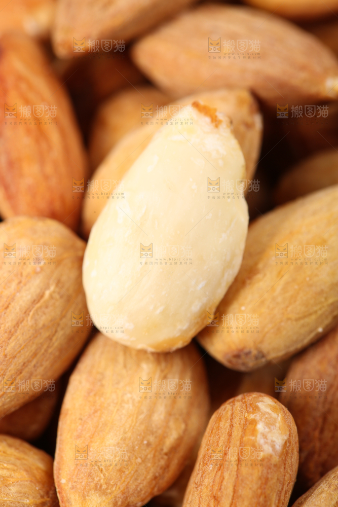 浅底上的巴旦木