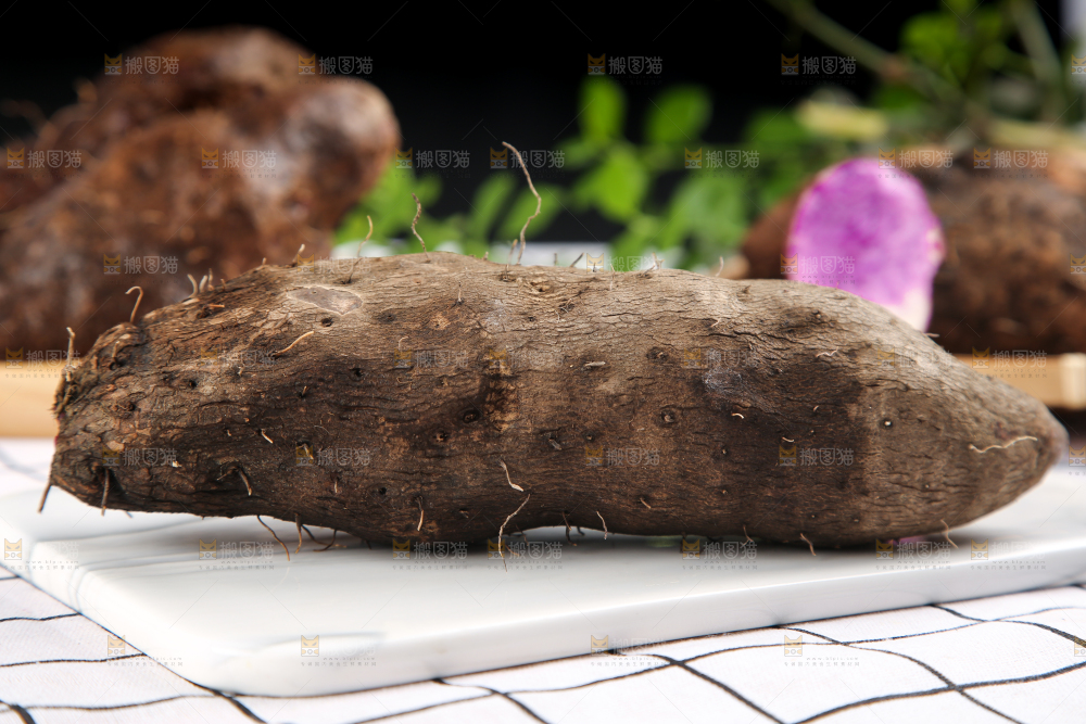 格子底上放着紫山药