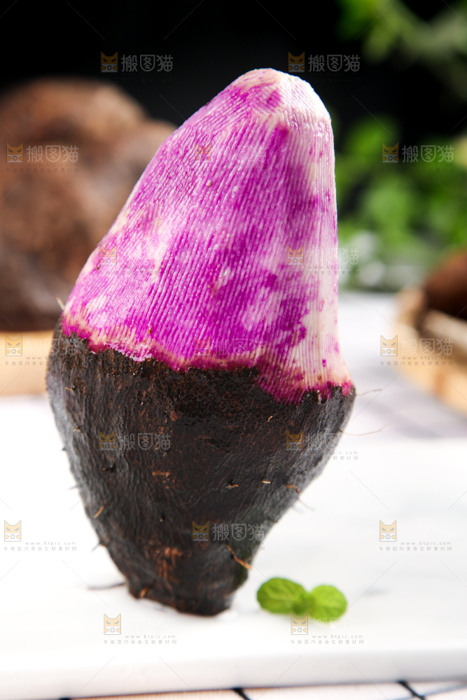 格子底上放着紫山药