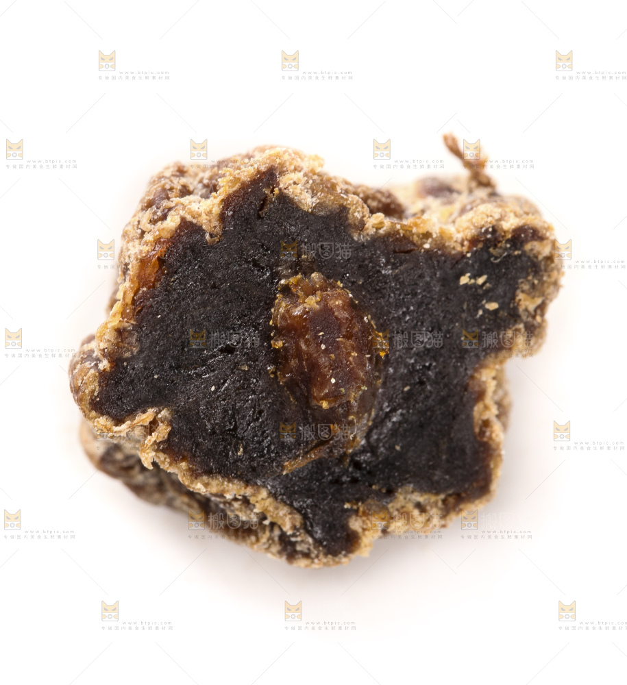 白底上放着乌梅干